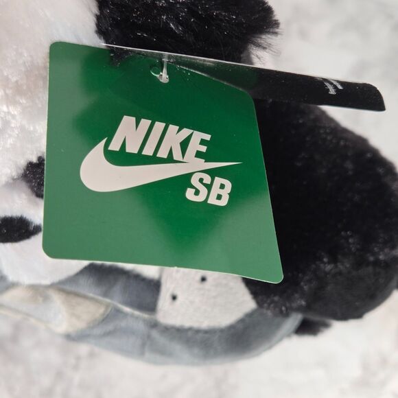 Staple x Nike SB Panda Pigeon Plush Dunk Low Pro New With Tags and OG Bag - Picture 8 of 9